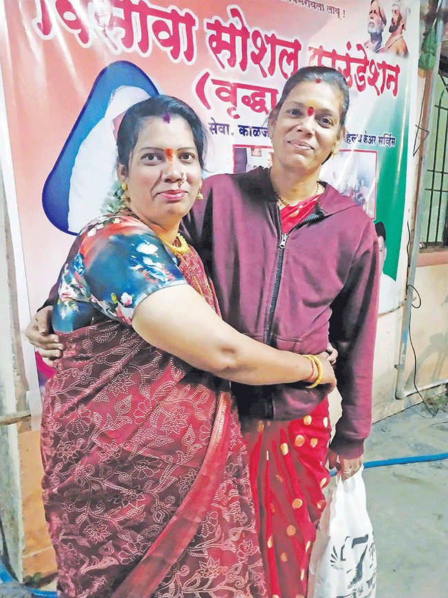समाजसेवेत रंगलेय तरडे कुटुंब…