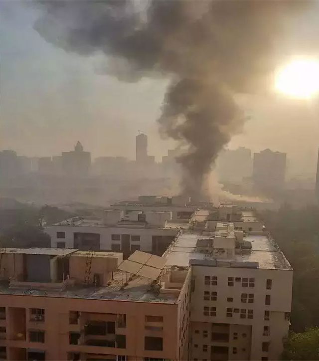 Hyper City Mall Fire : ठाण्यातील घोडबंदर येथील मॉलला आग!