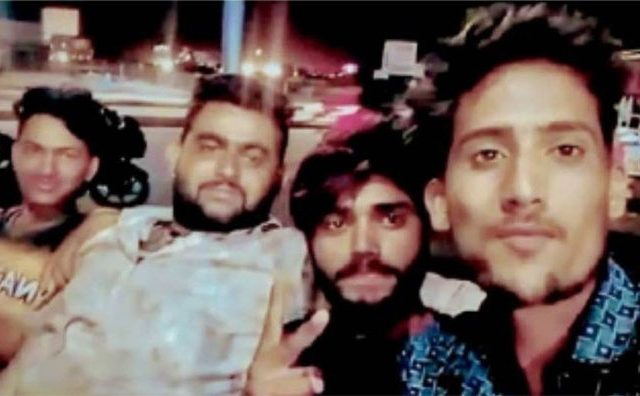 Accident : दुर्दैवी! ट्रकमधील लोखंडी प्लेटांखाली दबून चार जणांचा जागीच मृत्यू!