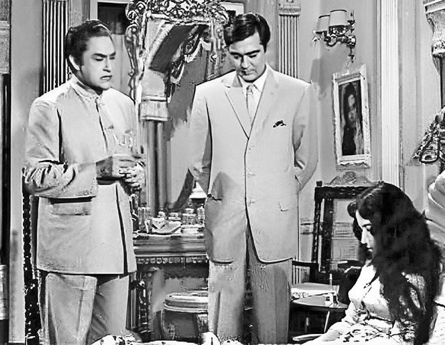 ‘ये वादियाँ ये फिजाएं बुला रही हैं तुम्हें...’