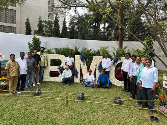 BMC Project : सांताक्रुझमध्ये मुंबई महानगरपालिकेचा पुष्पोत्सव