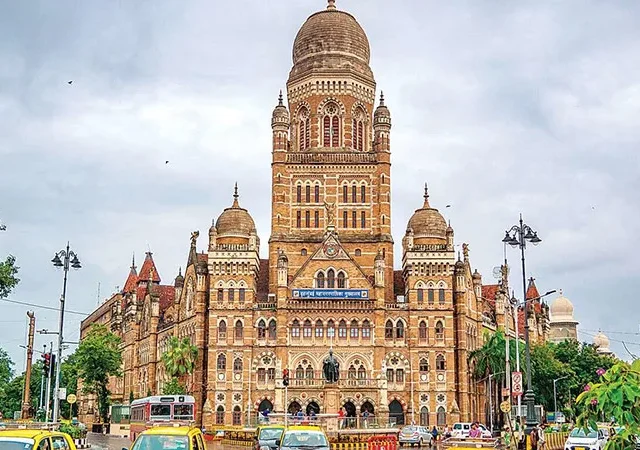 कोस्टल रोड- मार्वे रोड जोडणाऱ्या मार्गावरील पुलांच्या बांधकामाला आता गती, मागवल्या तब्बल २२०० कोटी रुपयांच्या निविदा
