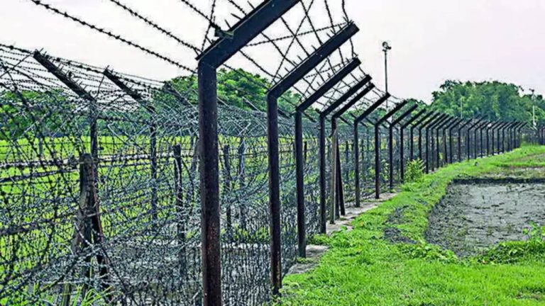 भारत – बांगलादेश सीमेवरील कुंपणाचे ७९ टक्के काम पूर्ण