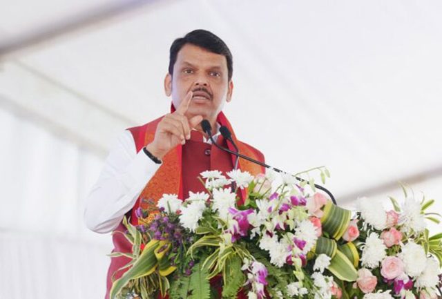 आमदार सुरेश धस हे आधुनिक भगीरथ; मुख्यमंत्री फडणवीस यांच्याकडून कामाची प्रशंसा