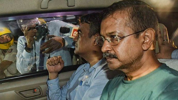 Arvind Kejriwal : केजरीवालांच्या बंगल्याच्या खर्चाची चौकशी करा