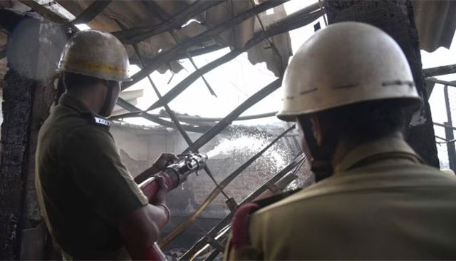 Mumbai Fire : मुंबईत अग्नितांडव! मस्जिद बंदर येथील इमारतीला आग; २ जणांचा मृत्यू