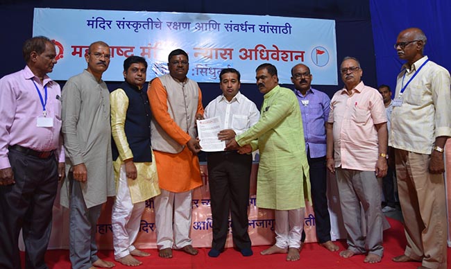 हिंदूंच्या मंदिराकडे कोणी वाकड्या नजरेने पाहणार नाही, असे संघटन निर्माण करू : नितेश राणे