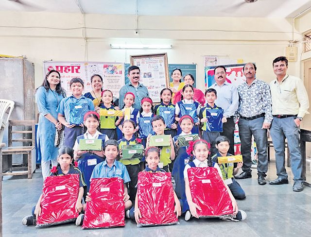 Prahaar Drawing Competition : दैनिक प्रहार चित्रकला स्पर्धेचा बक्षीस वितरण समारंभ उत्साहात