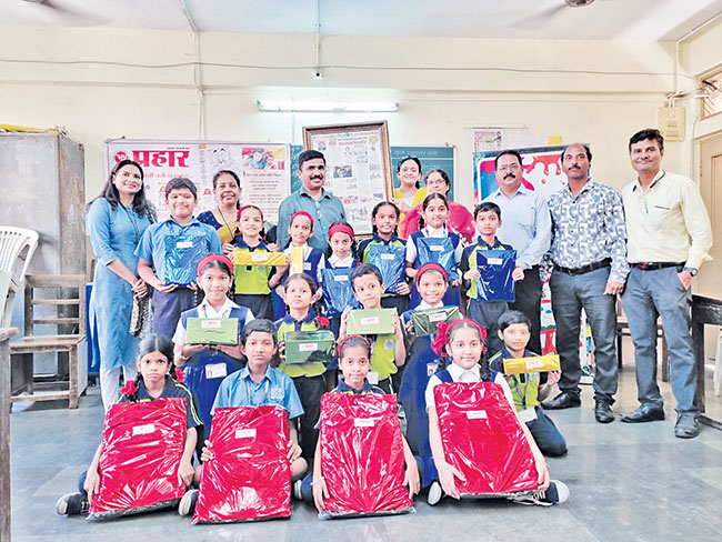 Prahaar Drawing Competition : दैनिक प्रहार चित्रकला स्पर्धेचा बक्षीस वितरण समारंभ उत्साहात