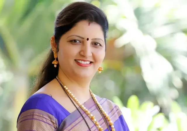 Vaishnavi Hagawane Case:  रूपाली चाकणकर यांच्या राजीनाम्याची मागणी