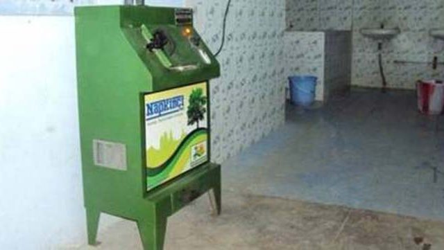 मुंबईतील झोपडपट्टयांमधील सामुहिक शौचालयांमध्ये २ हजार सॅनिटरी नॅपकिन वेंडींग मशिन्स