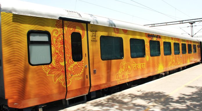 मध्य रेल्वेच्या गाड्यांना सुधारित डब्यांची रचना