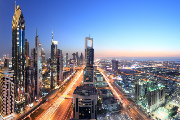 UAE ला जाऊ इच्छिणाऱ्या भारतीयांसाठी 'व्हिसा ऑन अरायव्हल' सुरू