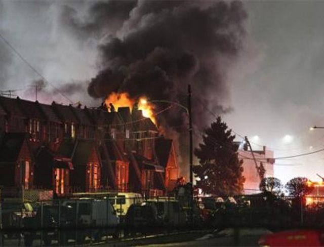 US Plane Crash : अमेरिकेत पुन्हा विमान कोसळले! ६ जणांचा मृत्यू, अनेक घरांना आग