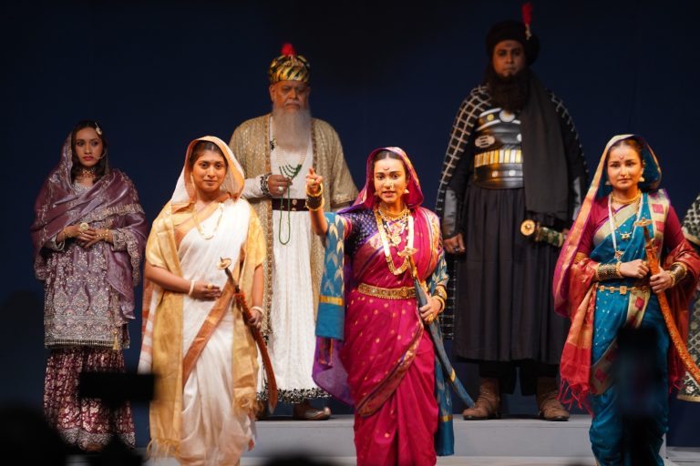‘रणरागिणी ताराराणी’ नाटकाचा दिमाखदार शुभारंभ