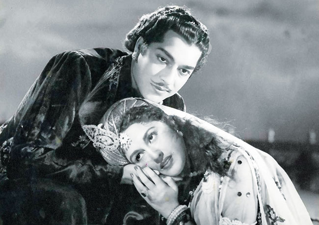 ‘जाग, दर्द-ए-इश्क जाग…’