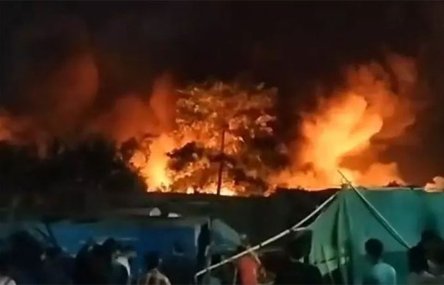 Mumbai Breaking : गोरेगाव फिल्मसिटी जवळ असलेल्या झोपड्यांना भीषण आग!