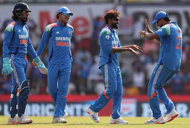 India vs England: पहिल्या वनडेत भारताचा इंग्लंडवर सहज विजय