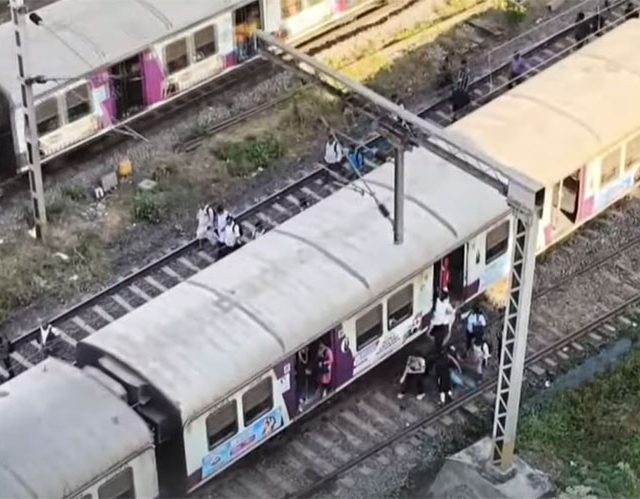 Local Update : नेरुळ स्थानकात तांत्रिक बिघाडामुळे ट्रान्स हार्बर सेवा कोलमडली