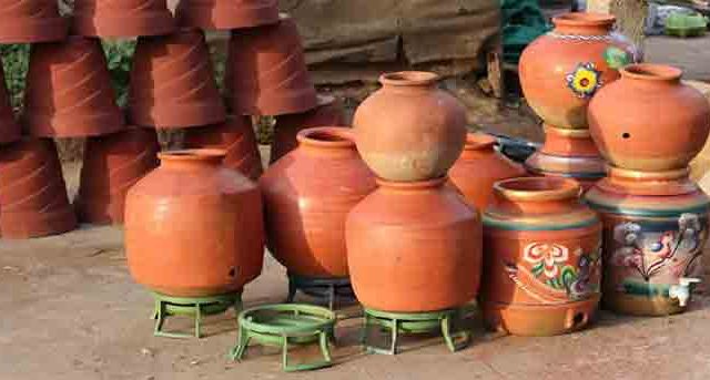 तुम्ही मातीच्या माठातलेच पाणी पिताय ना?