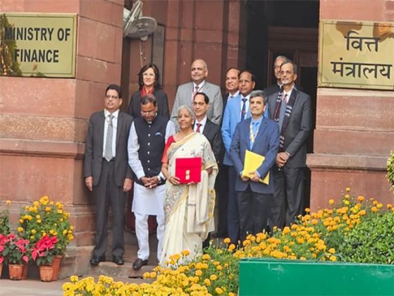 Budget 2025 : अर्थमंत्र्यांच्या ७५ मिनिटांच्या भाषणातून मध्यमवर्गीयांसह अनेकांना दिलासा