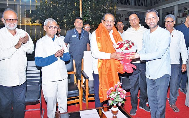 नगरपालिका हद्दीतील पाणीप्रश्नांबाबत निधी उपलब्ध करू : जलसंपदा मंत्री राधाकृष्ण विखे