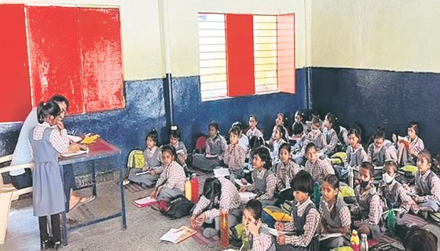 रायगड जिल्हा परिषदेच्या ६३ शाळांमधील वीज पुरवठा बंद