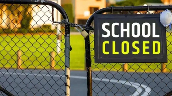 Latur School : विद्यार्थ्यांचं भवितव्य अंधारात! लातूरमध्ये ‘या’ शाळेला ठोकले टाळे