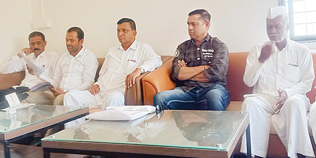 थकबाकीदार भाग भांडवलदारांचे शेअर्स मर्जीतील लोकांना; डोखळे, बर्डे यांचा आरोप