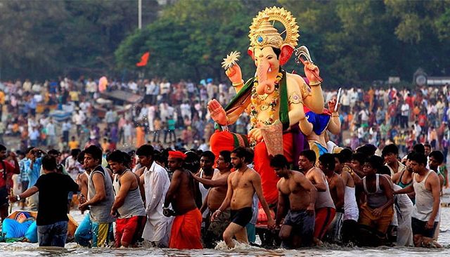 विसर्जनाची अडचण