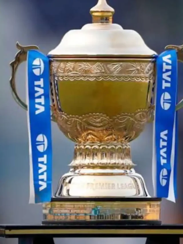 आयपीएल स्पर्धेत एका सामन्यात वापरणार तीन चेंडू