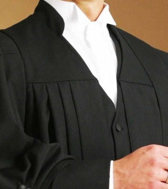 Lawyer Black Coat : काळा कोट न घालता वकिलांना चार महिने करता येणार काम