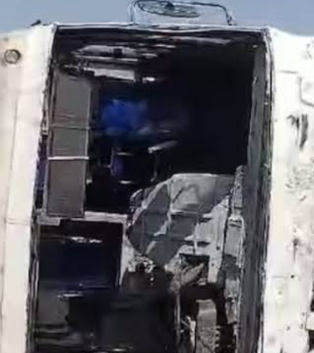 Latur Bus Accident : लातूरमध्ये एसटी बसचा भीषण अपघात, अनेक प्रवासी गंभीर जखमी