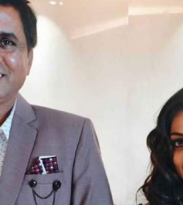sanoj mishra : महाकुंभातील 'व्हायरल गर्ल' मोनालिसाला सिनेमाची ऑफर देणाऱ्या दिग्दर्शकाला अटक
