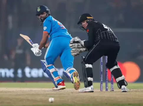 न्यूझीलंडपुढे २५० धावांचे आव्हान