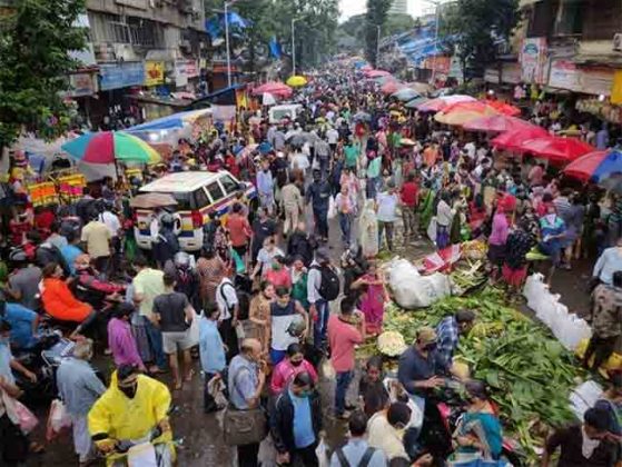 दादरमधील फेरीवाल्यांविरोधात कारवाईचा फायदा कुणाला
