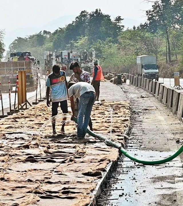 एका वर्षानंतरही राष्ट्रीय महामार्गाचे काम अर्धवटच