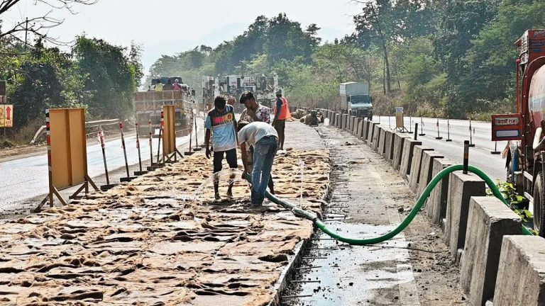एका वर्षानंतरही राष्ट्रीय महामार्गाचे काम अर्धवटच