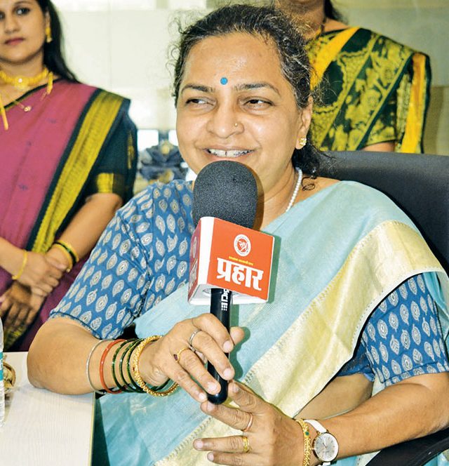 स्वावलंबी स्त्री - नंदिनी आवाडे