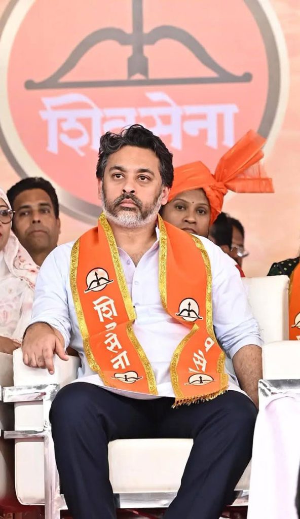 दिलदार, जनतेशी कनेक्ट आमदार...!