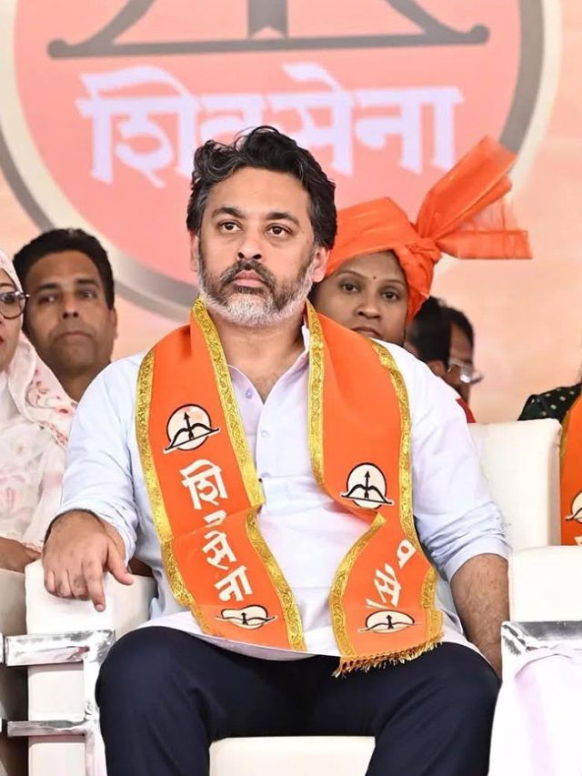 दिलदार, जनतेशी कनेक्ट आमदार...!