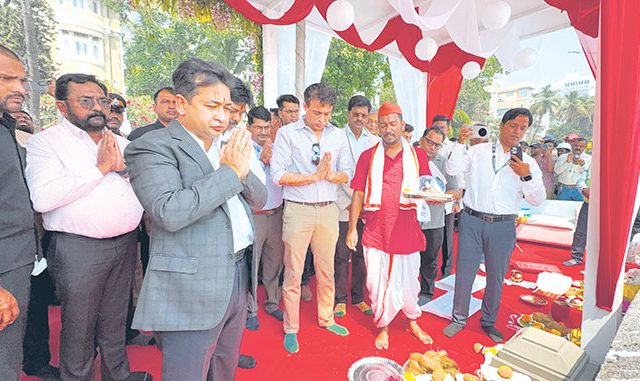 Minister Nitesh Rane : रेडिओ क्लब येथील नवीन जेट्टीचे बंदरे मंत्री नितेश राणे यांच्या हस्ते भूमिपूजन