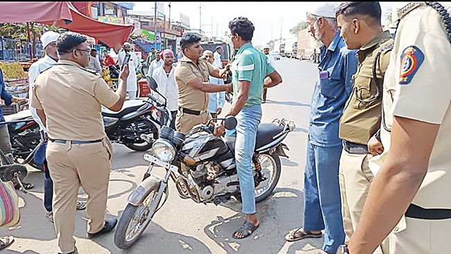 राहुरी पोलिसांची दबंगगिरी : भरचौकात सर्वसामान्यांना हाणामारी