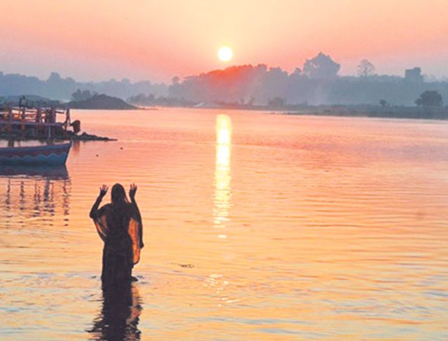 नमामि देवी नर्मदे