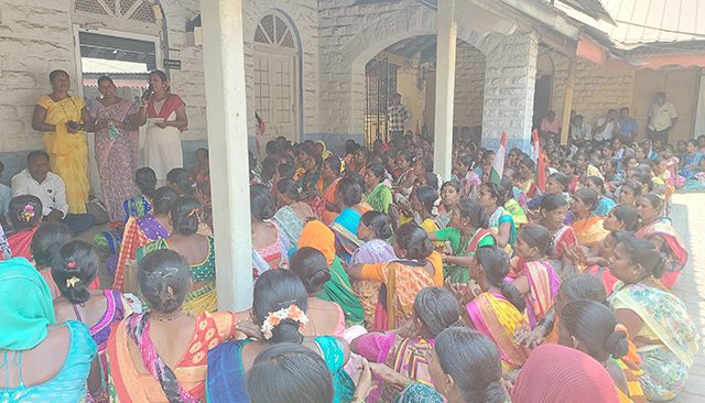 Palghar News : शिमगा सण ऐरणीवर असताना वाडा तालुक्यातील मजुरांवर उपासमारीची वेळ