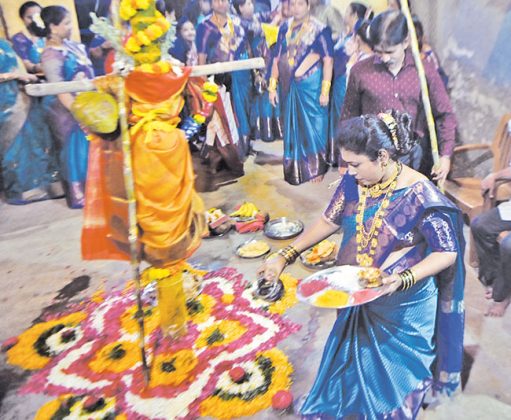 Koliwada Holi : शिमग्याचा सण आयलाय गो… !
