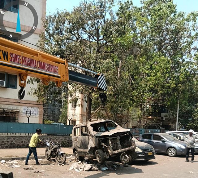 BMC : माटुंग्यात रस्ते अडवणाऱ्या, बेवारस वाहनांवर बृहन्मुंबई महानगरपालिकेची कारवाई