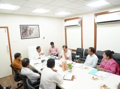 कोकणातील माकडे व वानरांचे निर्बीजीकरण करणार!