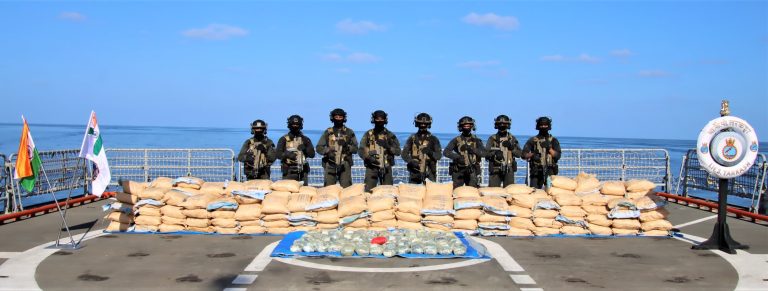 INS Tarkash : हिंद महासागरात नौदलाची धडक कारवाई, २५०० किलो अमली पदार्थांची जप्ती