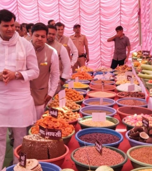 अमरावती : महावीर जयंतीनिमित्त गोमातेसाठी छप्पन भोग